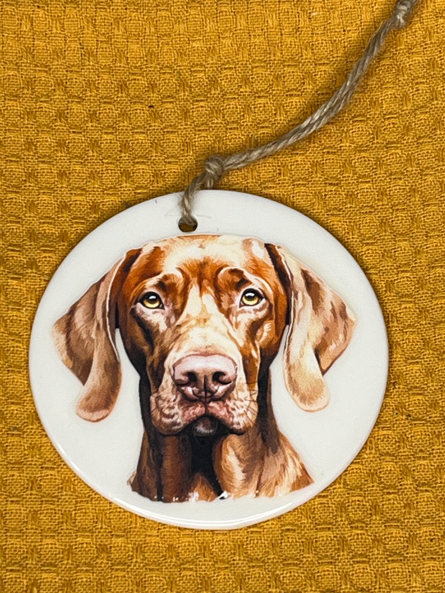 Hungarian Viszla ceramic ornament