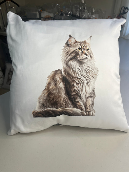 Mane coon decorative pillow